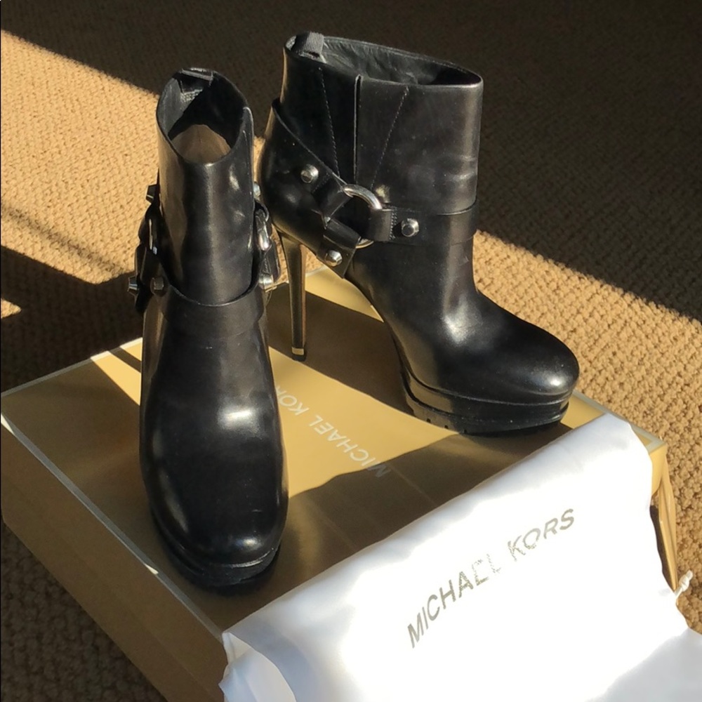 Leather booties